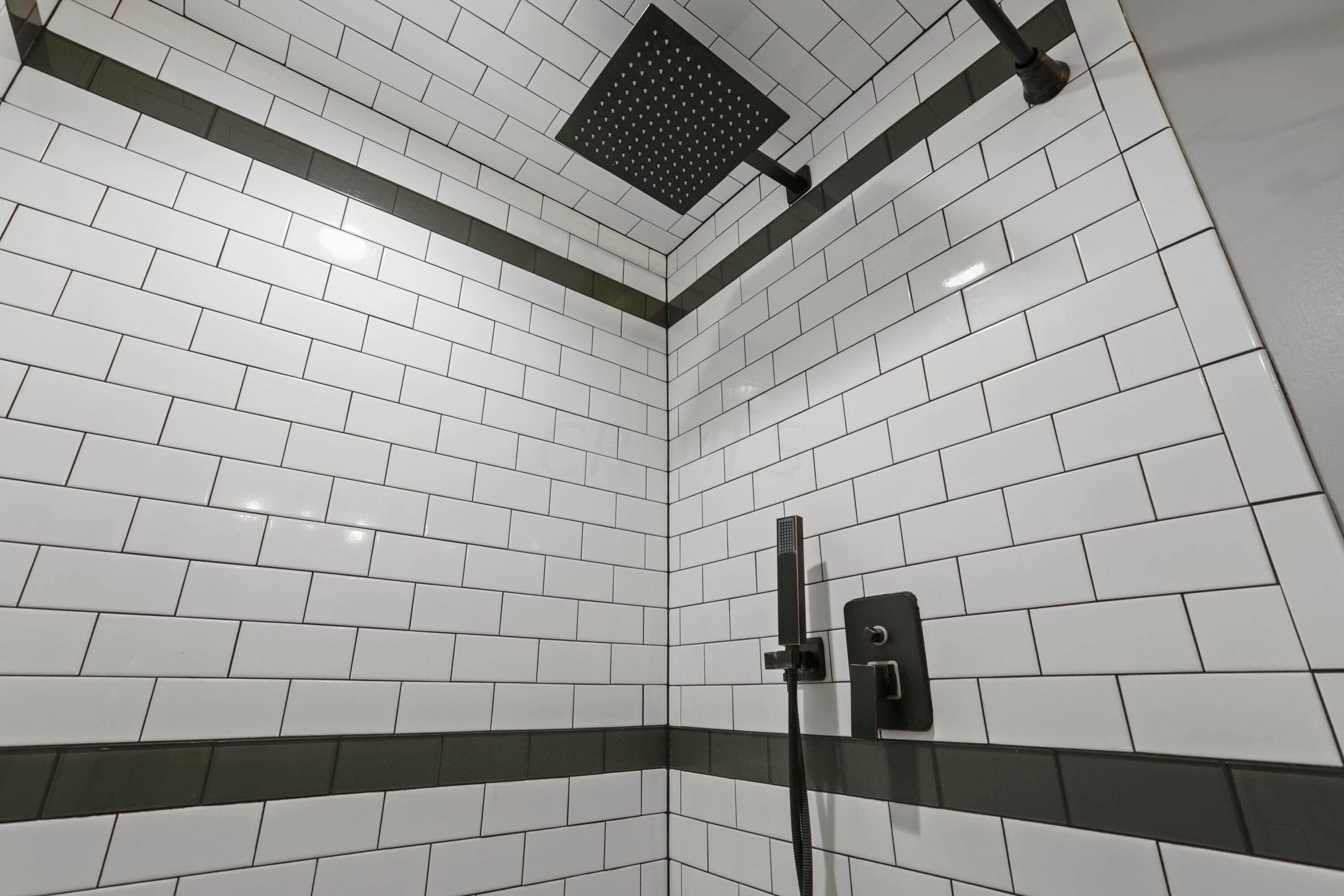 1030 Williams Road Columbus, OH 43207 - Photo 24 of 39 Walk-in Shower