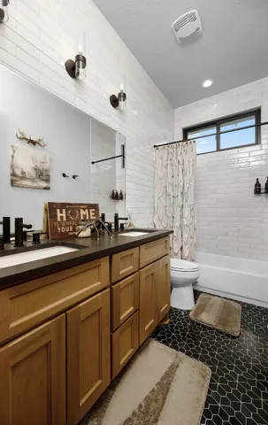 $695,000 | 505 John Price, Blanco, TX 78606