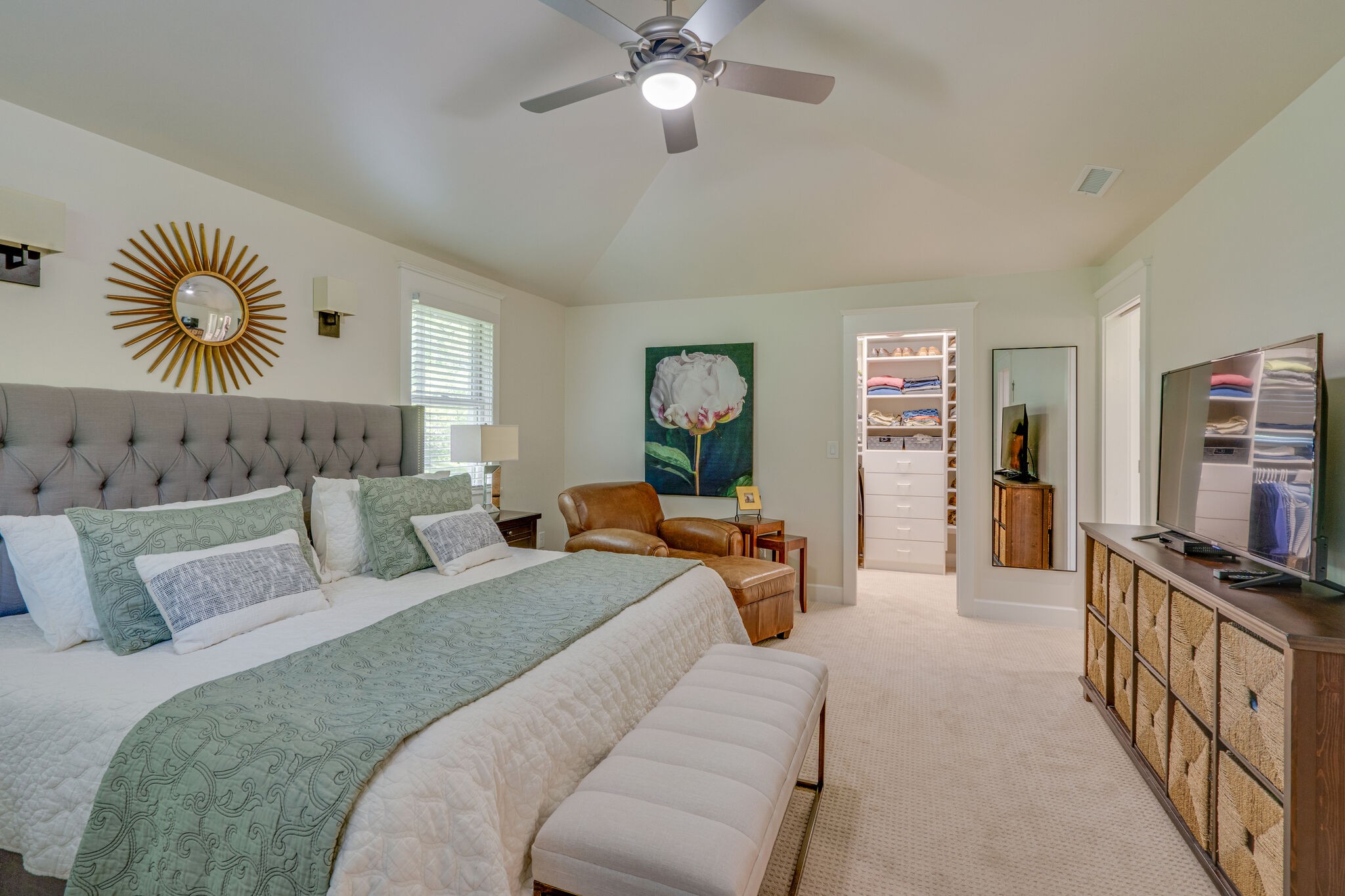 6357 Torrington Road Nashville, TN 37205 - Photo 20 of 48 a living room with furniture and a flat screen tv
