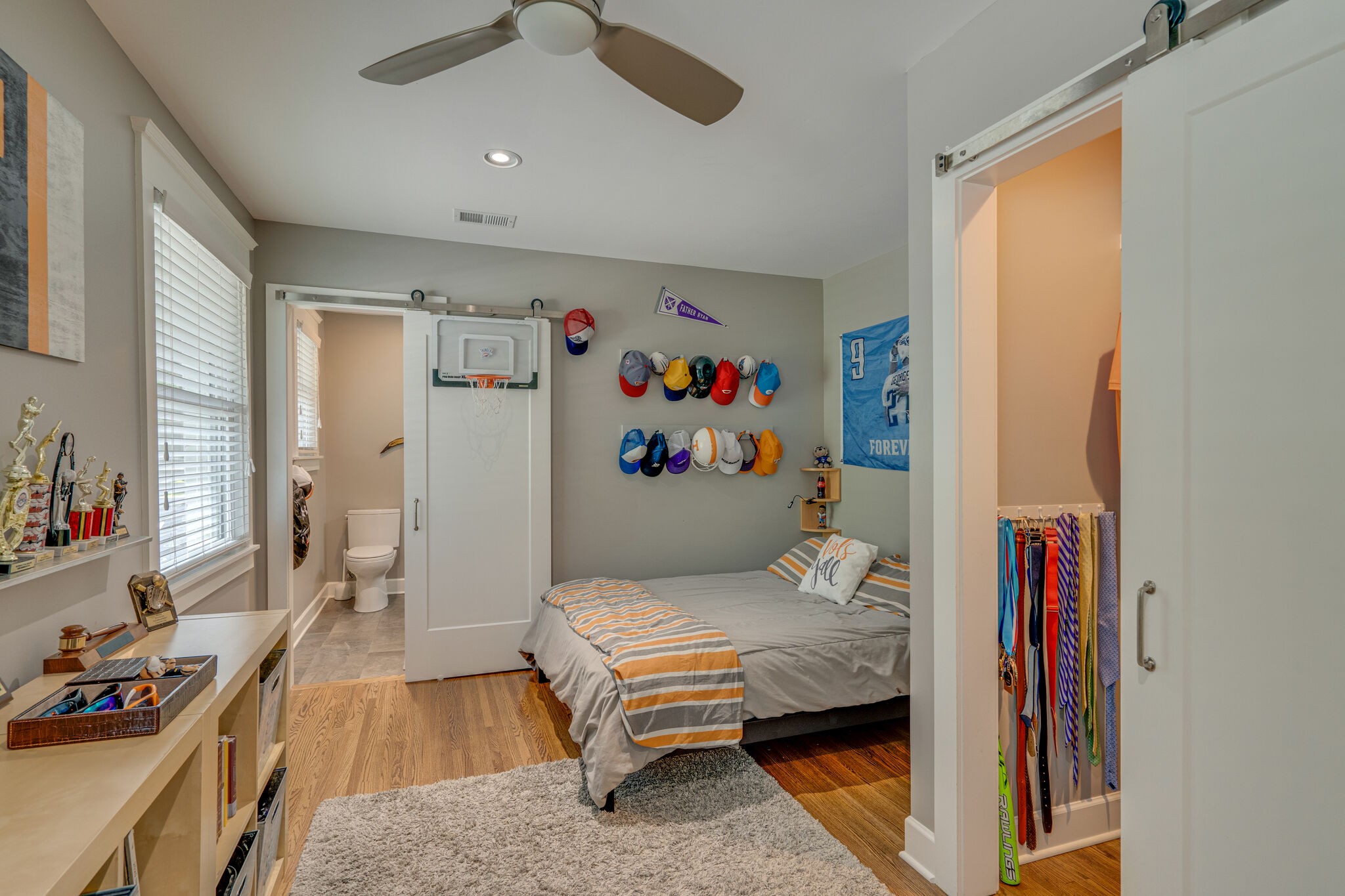 6357 Torrington Road Nashville, TN 37205 - Photo 30 of 48 a bedroom with a bed and a couch