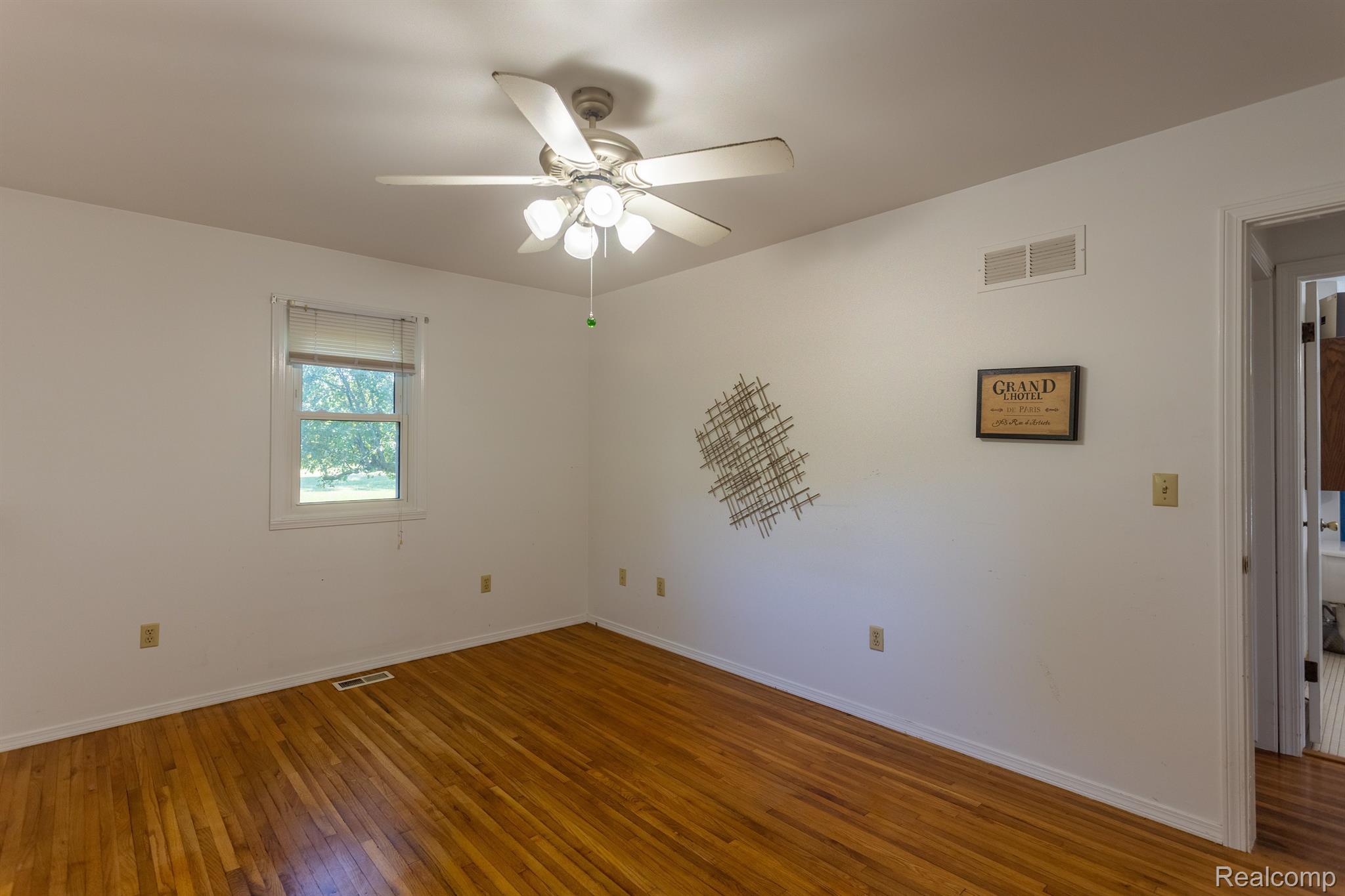 15146 Hogan Road Linden, MI 48451 - Photo 17 of 46