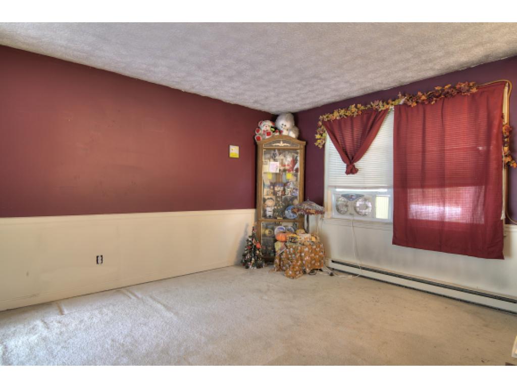 135 Deerhaven Road Weare, NH 03281 - Photo 10 of 24