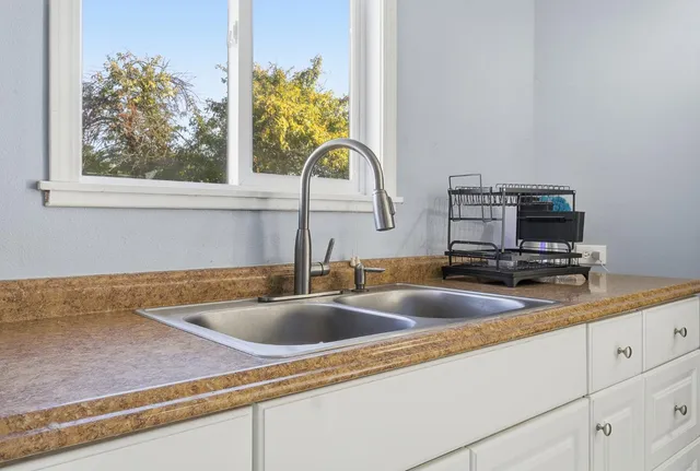 $389,000 | 2240 Olive Street, Selma, CA 93662