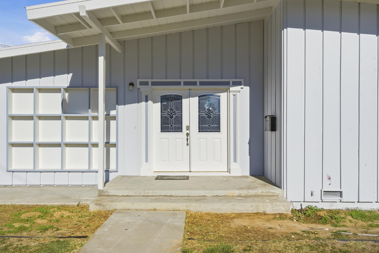 2240 Olive Street Selma, CA 93662 - Photo 4 of 38 a view of a kitchen