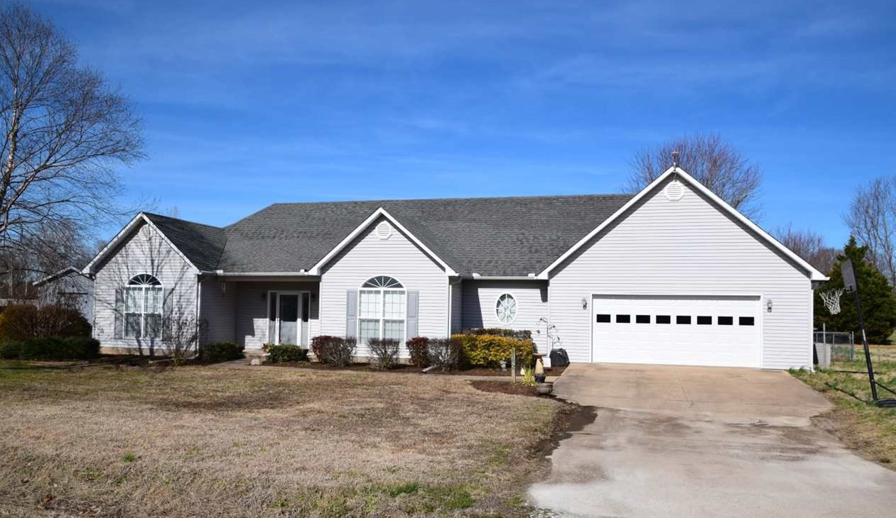 102 Beaver Run Bells, TN 38006 - Photo 1 of 1 a view of front of a house with a yard