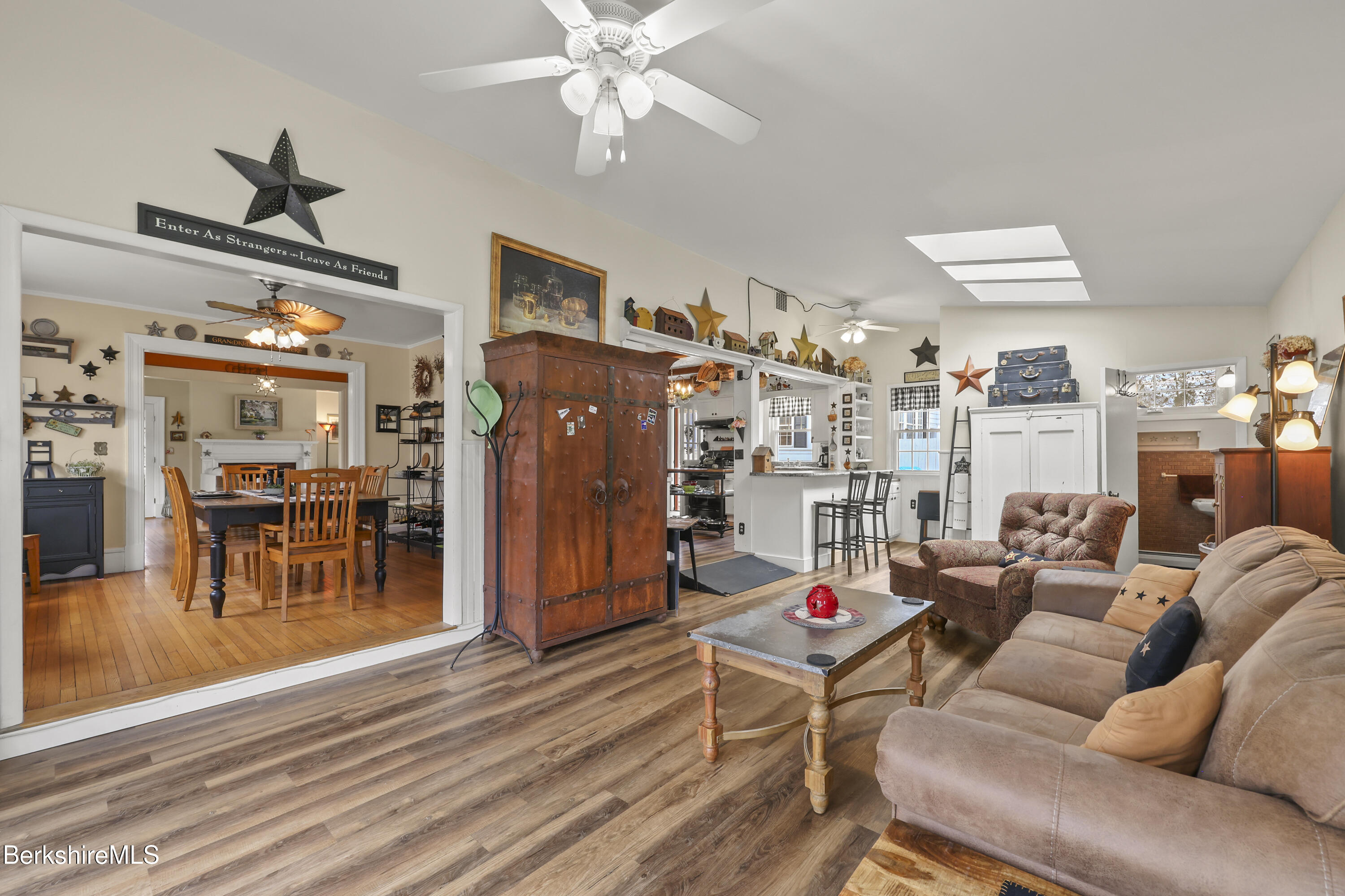 133 Pomeroy Avenue Pittsfield, MA 01201 - Photo 24 of 50 family room