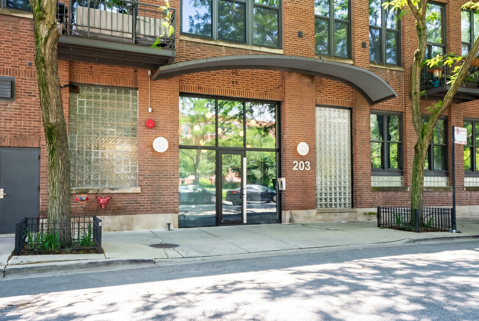 203 South Sangamon Street, Unit 303 Chicago, IL 60607 - Photo 1 of 23