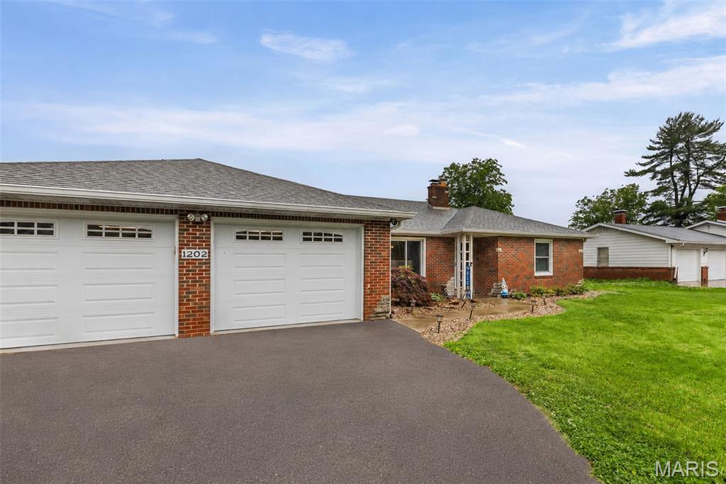 1202 Belleville Street Lebanon, IL 62254 - Photo 3 of 40