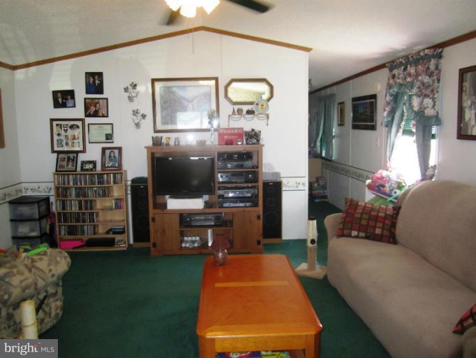 27 Summerhill Road Crownsville, MD 21032 - Photo 3 of 12 Living Room