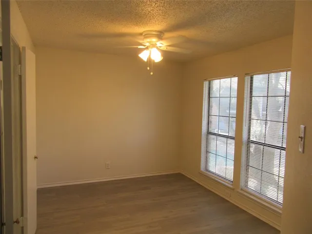 a view of empty room with window