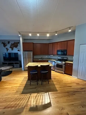 $2,300 | 1919 South Michigan Avenue, Unit 400, Chicago, IL 60616