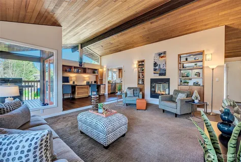 $1,975,000 | 1419 179th Place Northeast, Bellevue, WA 98008