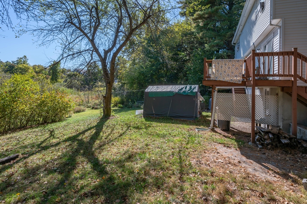 11 Shawnee Road Pepperell, MA 01463 - Photo 20 of 22 a backyard of a house