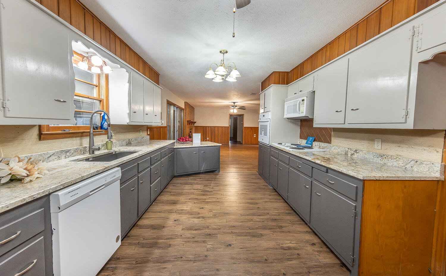 2310 61st Street Lubbock, TX 79412 - Photo 7 of 35 2L9A3369