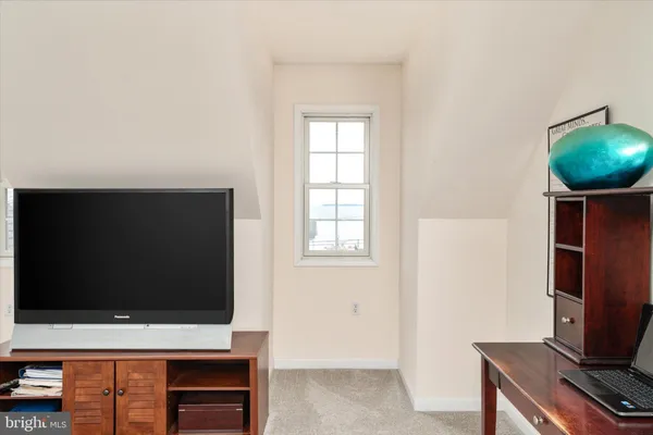 $687,500 | 959 Chester River Drive, Grasonville, MD 21638