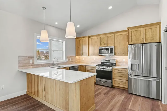 $399,900 | 1729 South Stone Creek Boulevard, Urbana, IL 61802