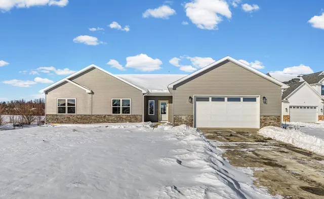 $399,900 | 1729 South Stone Creek Boulevard, Urbana, IL 61802