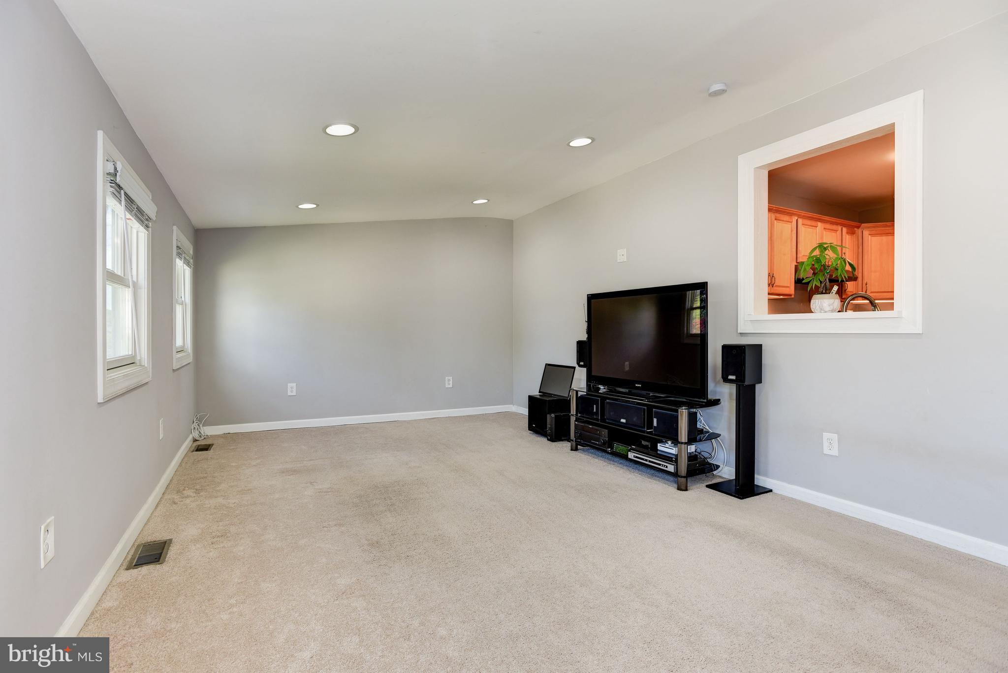 8441 Bedford Road Pasadena, MD 21122 - Photo 6 of 37 Living Room