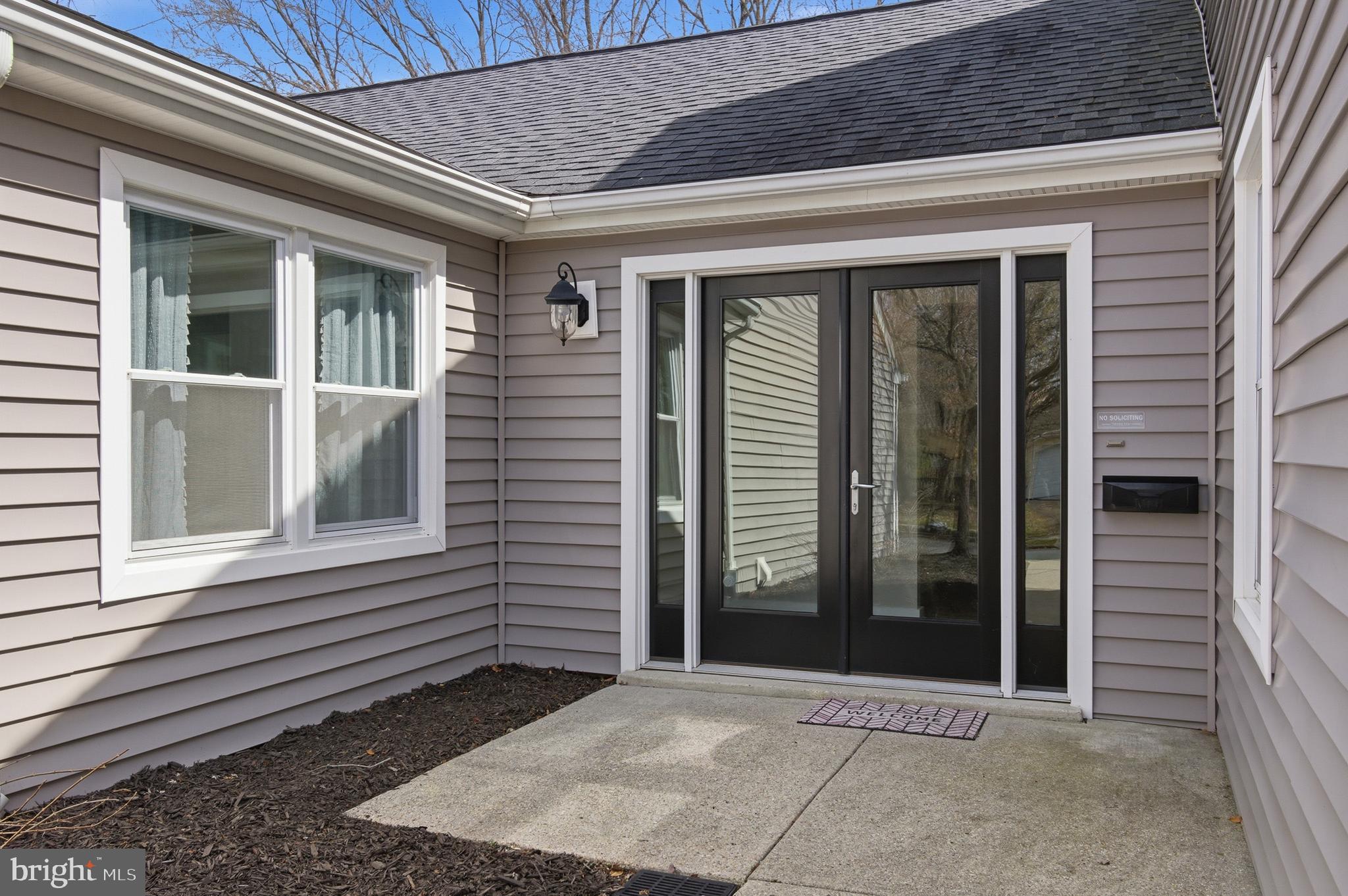 1410 Knights Bridge Turn Crofton, MD 21114 - Photo 5 of 75 Inviting Entrance