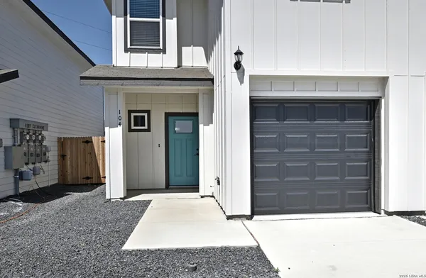 $1,500 | 11318 Clearmine, Unit 102, San Antonio, TX 78224