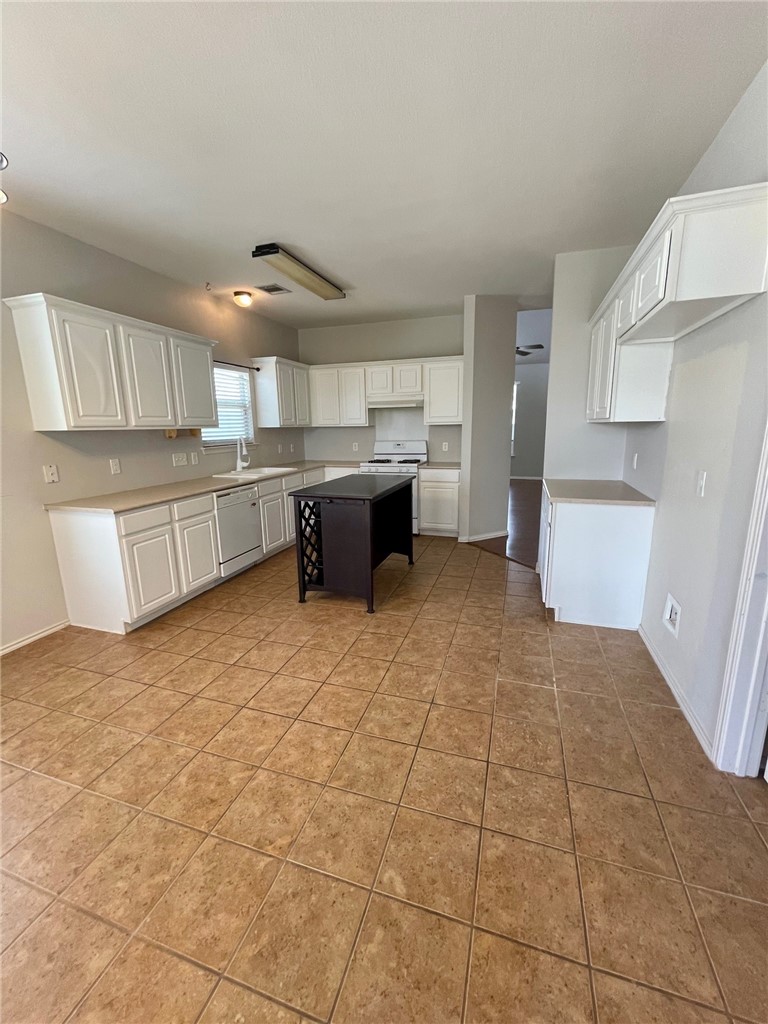 161 Strawn Kyle, TX 78640 - Photo 6 of 15