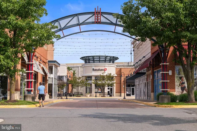 $999,900 | 14425 Woodwill Lane, Gainesville, VA 20155