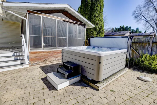 $579,900 | 5310 Valley Mcfarland Wi 53558, McFarland, WI 53558