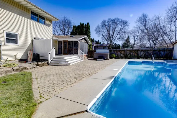 $579,900 | 5310 Valley Mcfarland Wi 53558, McFarland, WI 53558