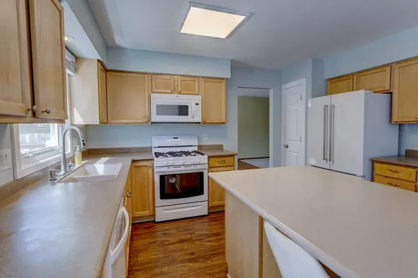 $579,900 | 5310 Valley Mcfarland Wi 53558, McFarland, WI 53558