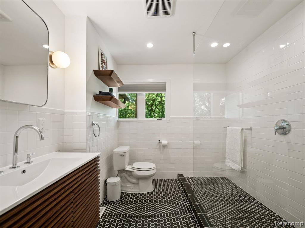 5151 North Adams Road Bloomfield Hills, MI 48304 - Photo 22 of 43 Gallery Image 22