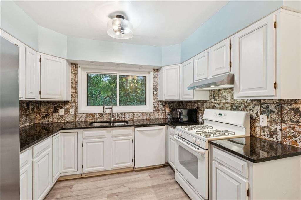 1205 Killarney Southeast Smyrna, GA 30080 - Photo 16 of 58