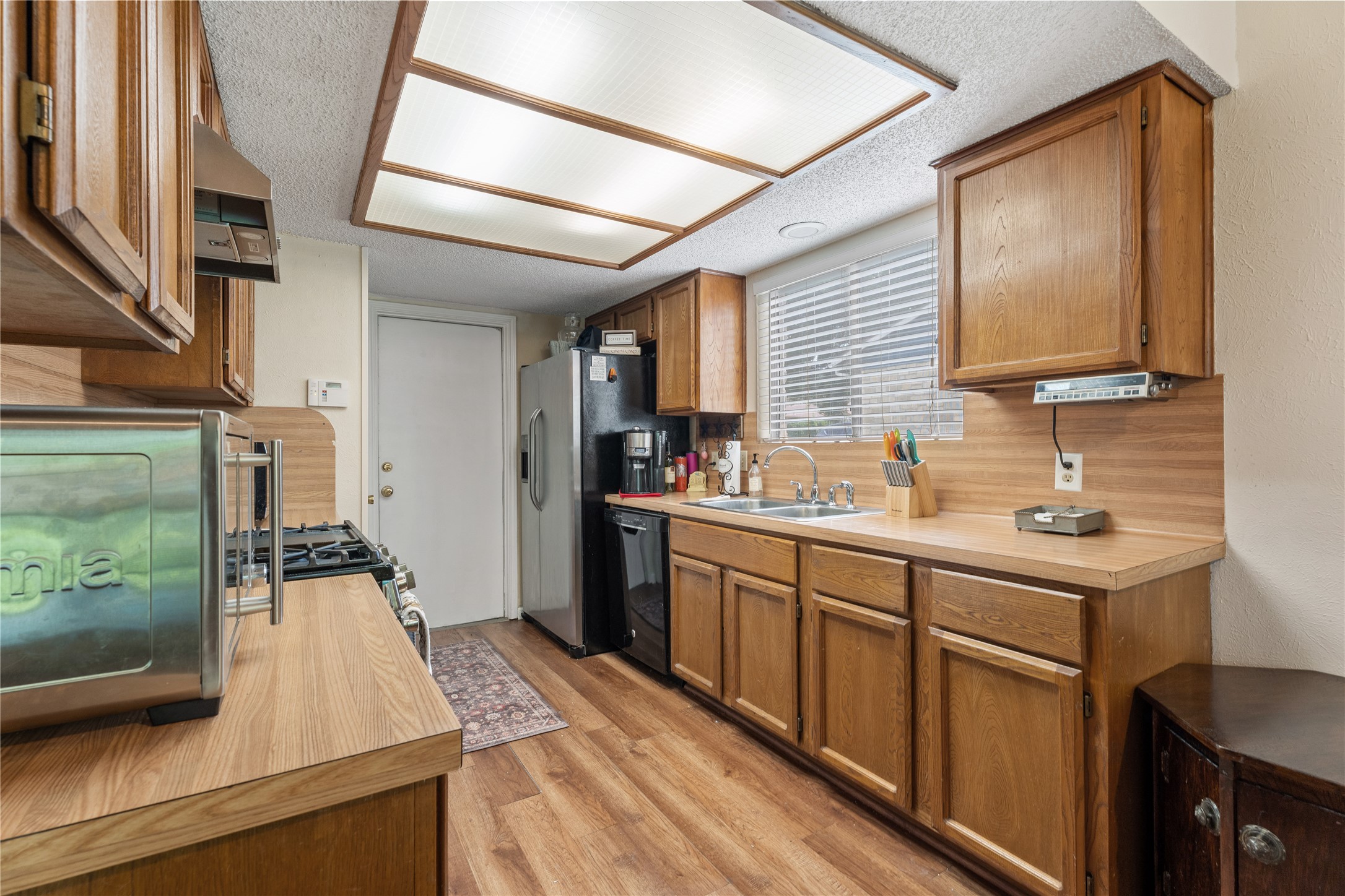 1606 Middleway Road Pflugerville, TX 78660 - Photo 10 of 34 Kitchen