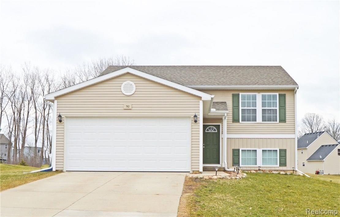 762 Dewars Street Howell, MI 48843 - Photo 1 of 23 Front of House.jpg
