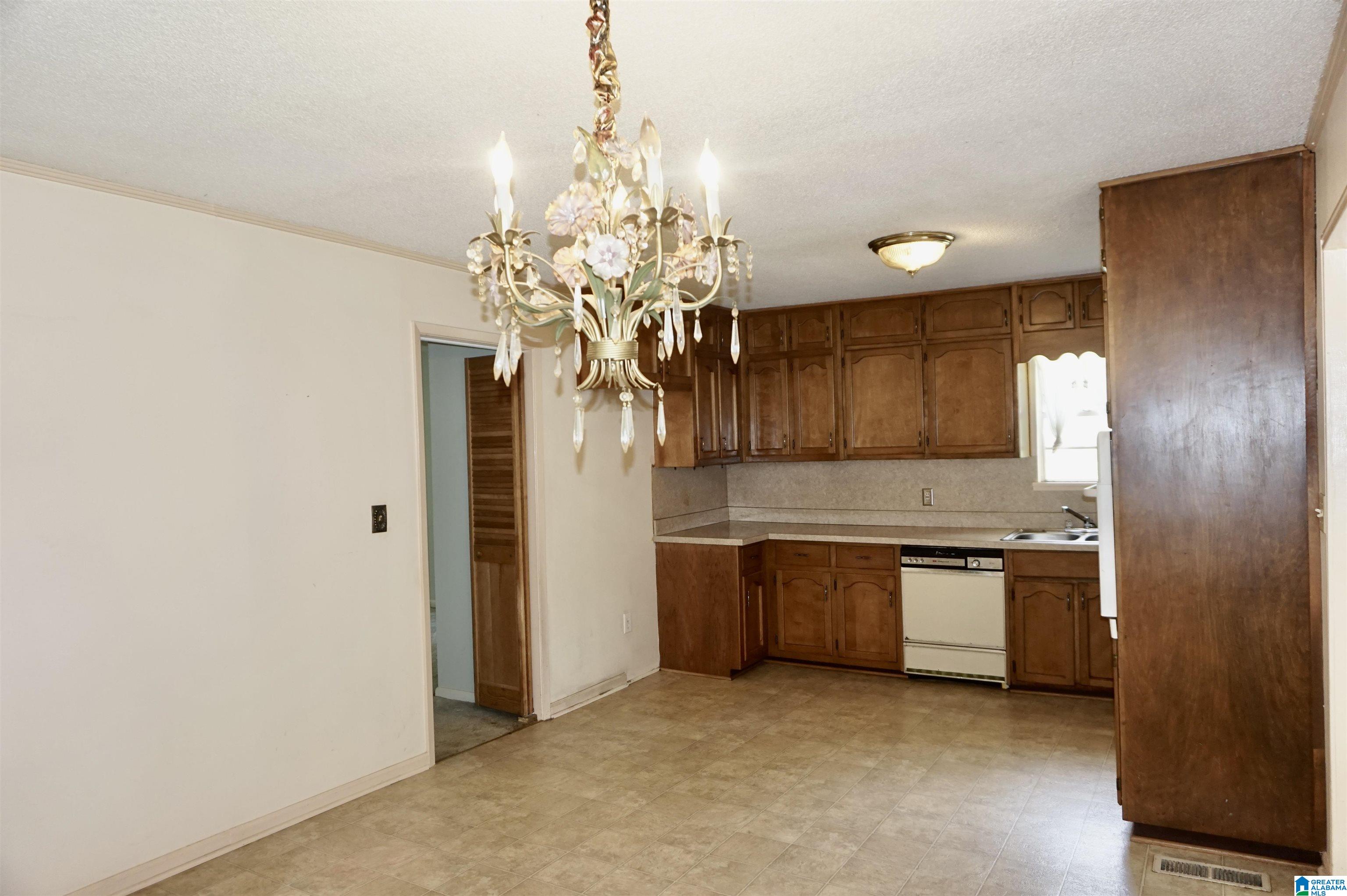 2240 Pawnee Village Road Birmingham, AL 35217 - Photo 9 of 68