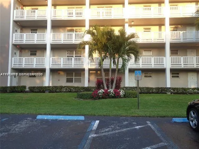 $1,450 | 1075 Riverside Drive, Unit 304, Coral Springs, FL 33071
