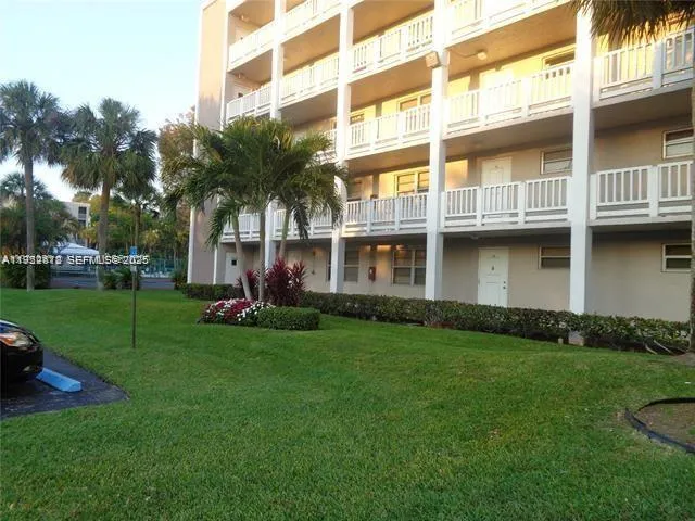 $1,450 | 1075 Riverside Drive, Unit 304, Coral Springs, FL 33071
