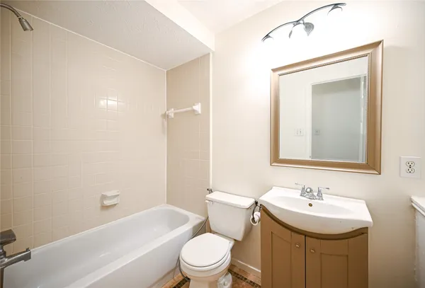 $2,750 | 11906 Dinosaur Valley Drive, Sugar Land, TX 77498