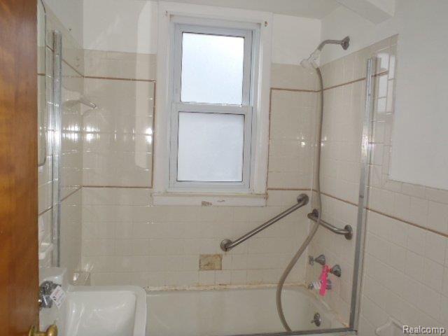 20919 Ridgemont Road Harper Woods, MI 48225 - Photo 12 of 15 PA262677.JPG