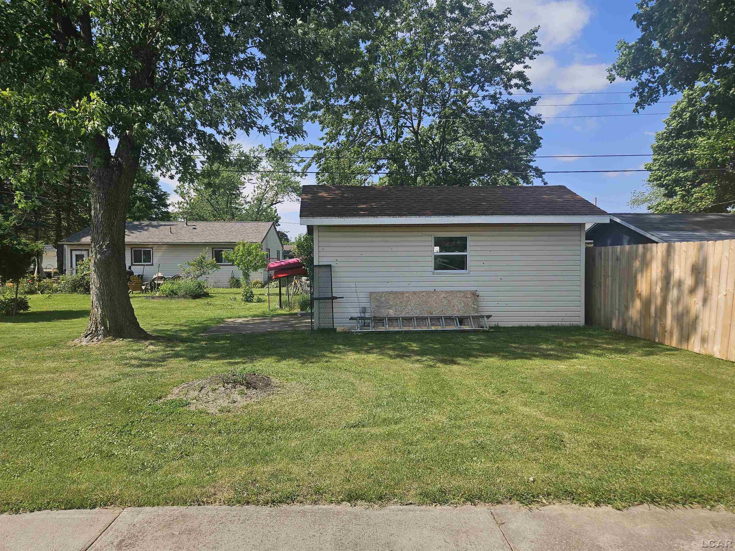 601 West Russell Road Tecumseh, MI 49286 - Photo 6 of 26