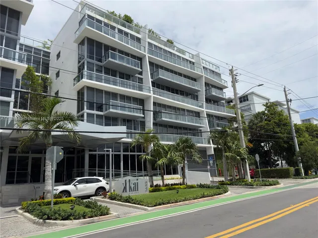 a en suite bathroom with a sink and mirror