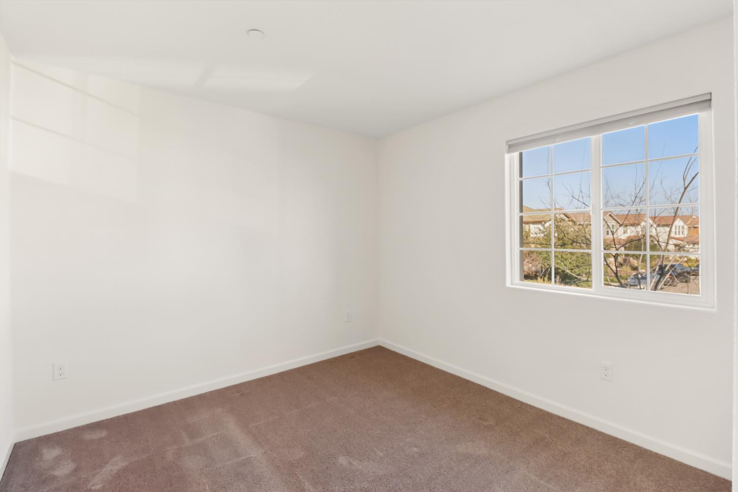 3230 Chelmer Way Rancho Cordova, CA 95670 - Photo 29 of 50 an empty room with a window