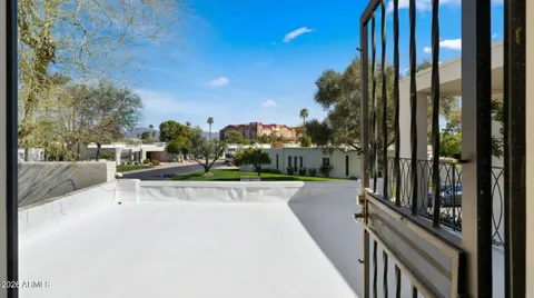 $1,195,000 | 7240 North Vía De La Montana, Scottsdale, AZ 85258