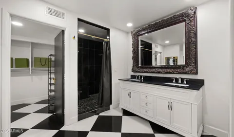 $1,395,000 | 7240 North Vía De La Montana, Scottsdale, AZ 85258