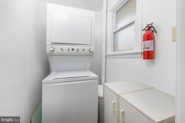 $325,000 | 110 Lakeview Avenue, Blackwood, NJ 08012