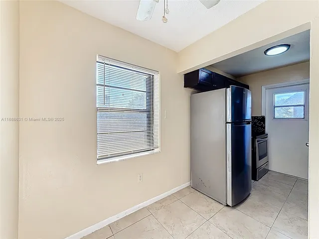 $1,900 | 2335 Northeast 172nd Street, Unit 8, North Miami Beach, FL 33160