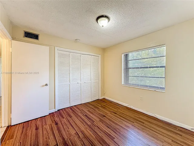 $1,900 | 2335 Northeast 172nd Street, Unit 8, North Miami Beach, FL 33160