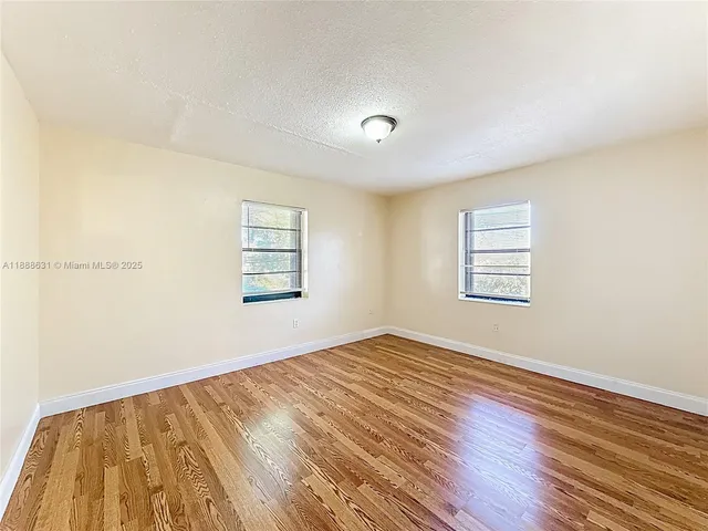 $1,900 | 2335 Northeast 172nd Street, Unit 8, North Miami Beach, FL 33160