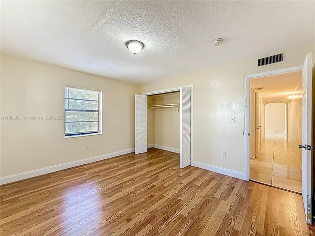 $1,900 | 2335 Northeast 172nd Street, Unit 8, North Miami Beach, FL 33160