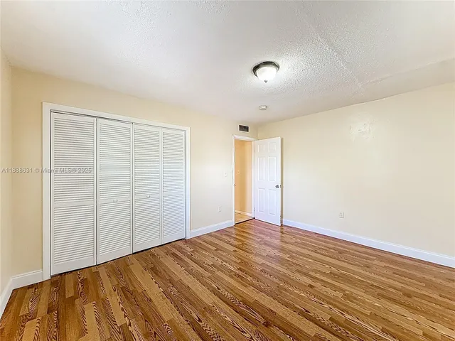 $1,900 | 2335 Northeast 172nd Street, Unit 8, North Miami Beach, FL 33160