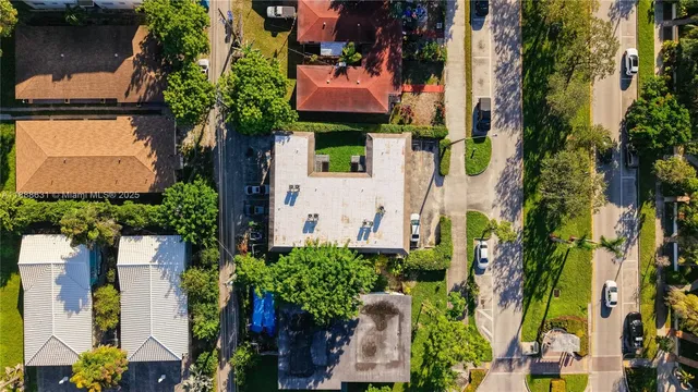 $1,900 | 2335 Northeast 172nd Street, Unit 8, North Miami Beach, FL 33160